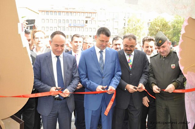 70 Eserli ahşap sergisi