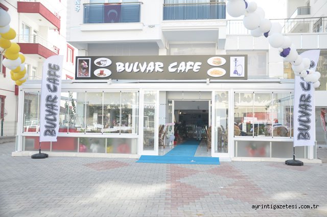Bulvar cafe hizmete girdi