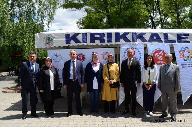 Güçlü Aile Bağları Aydınlık Yarınlar