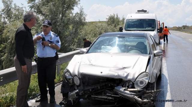 Trafik kazası  4 yaralı