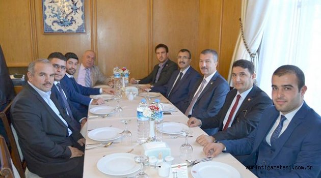 Vekillerin ilk gün yoğunluğu