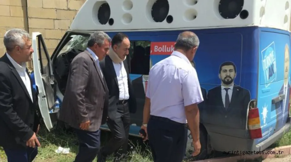 AK PARTİ  ARACI KAZA YAPTI 