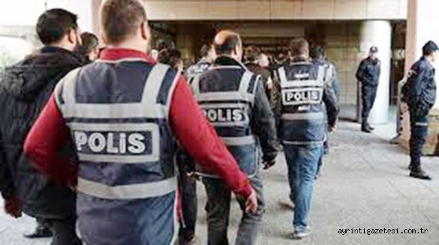 26 polis gözaltına alındı 