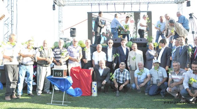 4. GELENEKSEL KÜLTÜR KAVUN VE ÜZÜM FESTİVALİ YAPILDI
