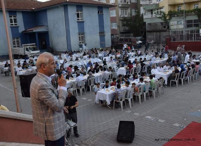 Akçay Bir selamla 500 gönül aldı