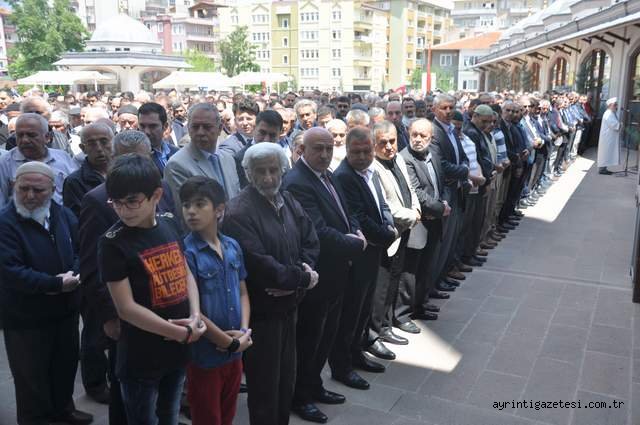 Akçelik dualarla uğurlandı