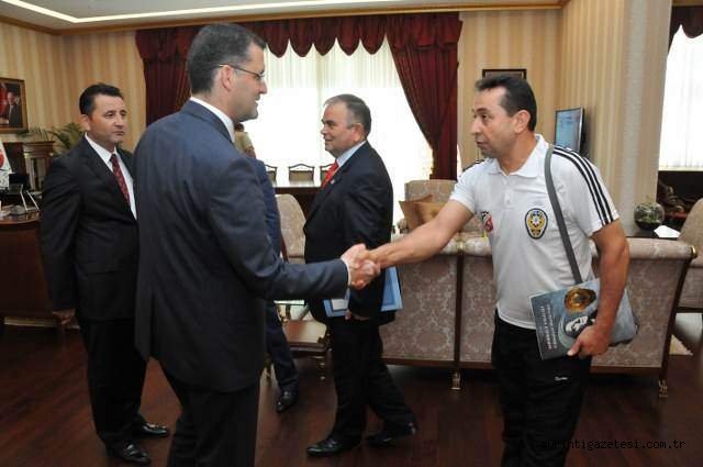 Başarılı sporculara ödül
