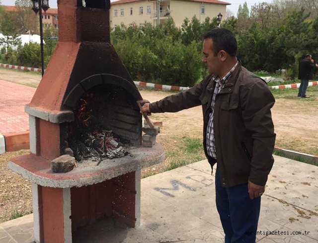 Başkan pişirdi, işçiler yedi