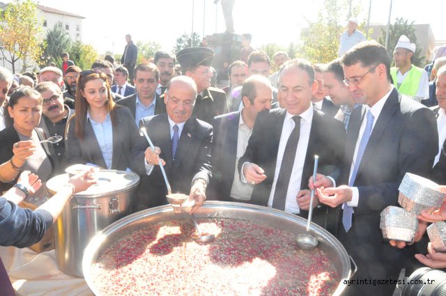 Belediye’den aşure ikramı