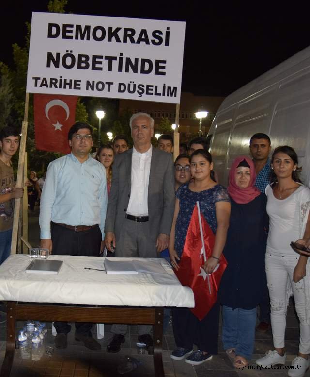 Demokrasi nöbetinde tarihe not düşelim