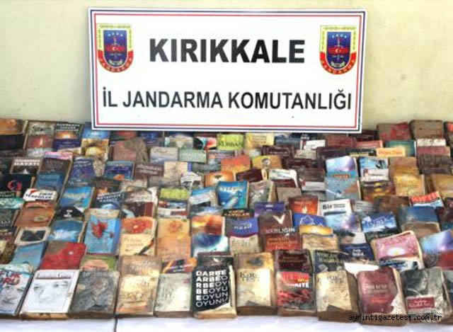 Fetö Elebaşı Gülen'in Kitapları Bulundu