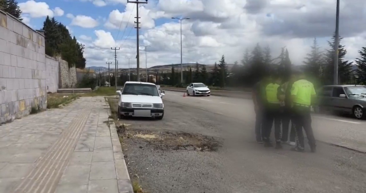 Drone’dan kaçamadı! Denetimi Fark Edince Yolcuyla Yer Değiştirdi - 2
