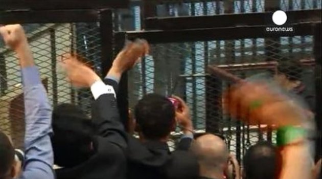 Hüsnü Mübarek 3 Yıl Hapis Cezasına Çarptırıldı