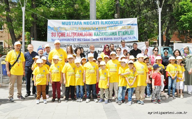 İlkokul öğrencileri su içmenin önemine dikkat çekti