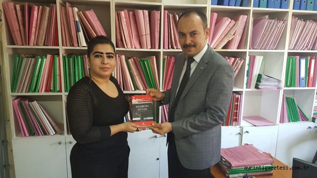 Kitabını al gel
