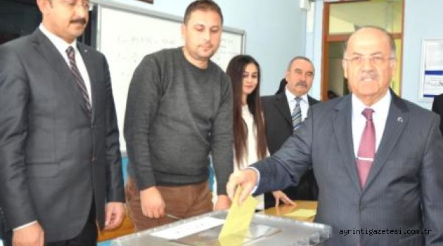Kolat ailesi oyunu kulandı