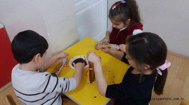 Kuşlar için yemlik yaptılar