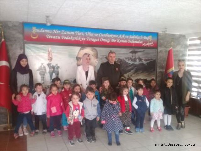 Minik Öğrencilerden Askere Başsağlığı