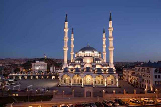 Nur Camii’ne ödül