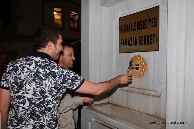 Nur çeşmesinden şerbet ikramı