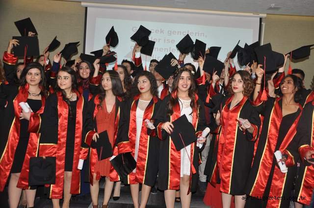 Rasyonel Temel Lisesi ‘de mezuniyet heyecanı