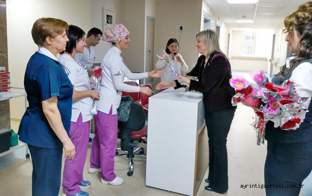 Sağlık personeline 14 Mart jesti