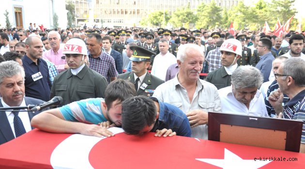 ŞEHİDİ ONBİNLER UĞURLADI