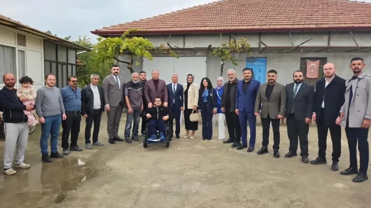 Halil Öztürk’ten engelli vatandaşa akülü sandalye desteği - 1