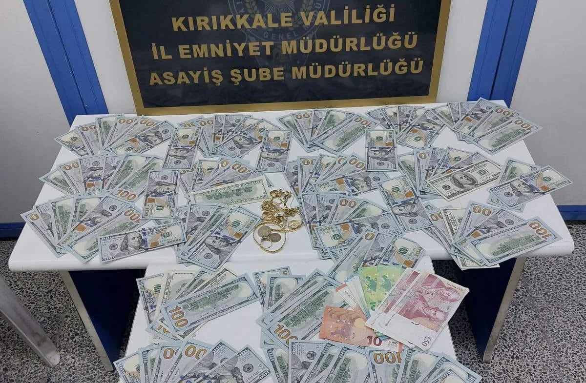 'POLİSİM' YALANIYLA KANDIRDI 12.000 DOLAR İLE YAKALANDI