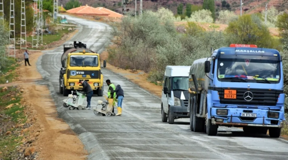 BETON YOL HEM EKONOMİK HEM SAĞLAM
