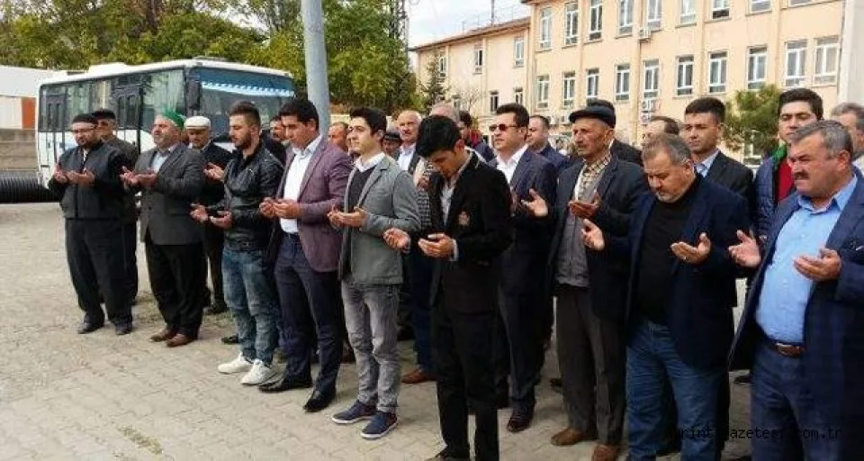 Hacılar askerini uğurladı