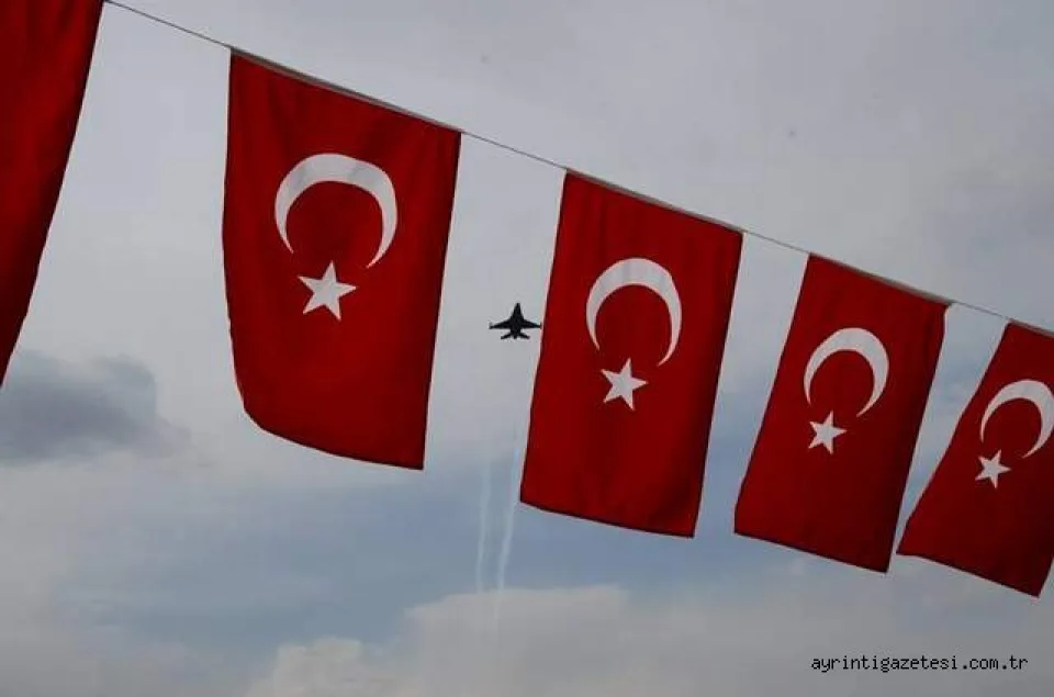  Solotürk'ten Nefes Kesen Gösteri