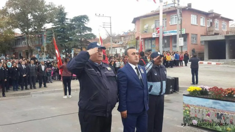 İlçelerde 10 Kasım Hüznü Yaşandı
