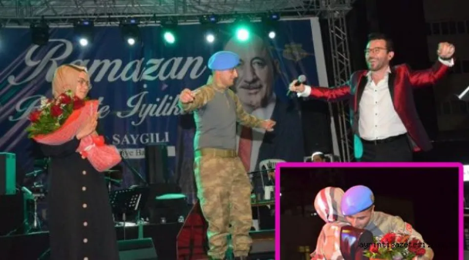 UĞUR ARSLAN KONSERİNDE SÜRPRİZ TEKLİF; 'BENİMLE EVLENİR MİSİN?'