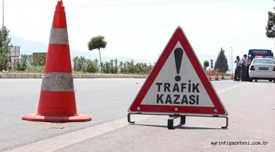 Otomobil ile kamyon çarpıştı