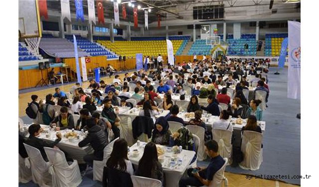 Sporcular iftarda buluştu