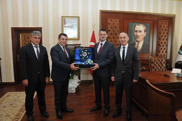 Ülke söz konusu ise gerisi teferruattır