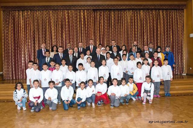 Uzelli, öğrencileri AKM’de buluşturdu