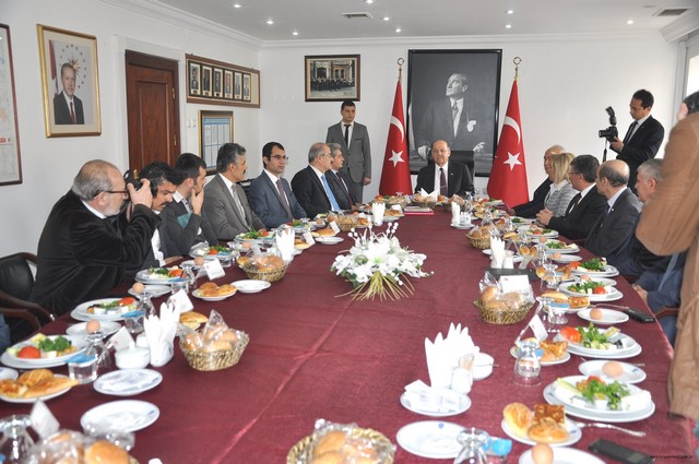 Valilik binası Pazartesi hizmette