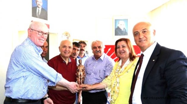 Yaşar, belediyeleri ziyaret etti