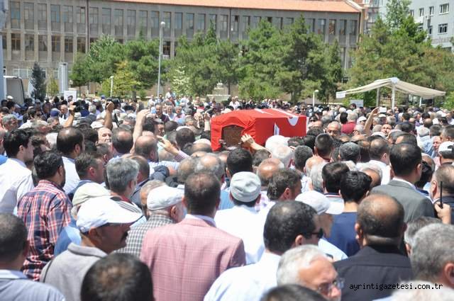 Yılmazer son yolculuğuna uğurlandı